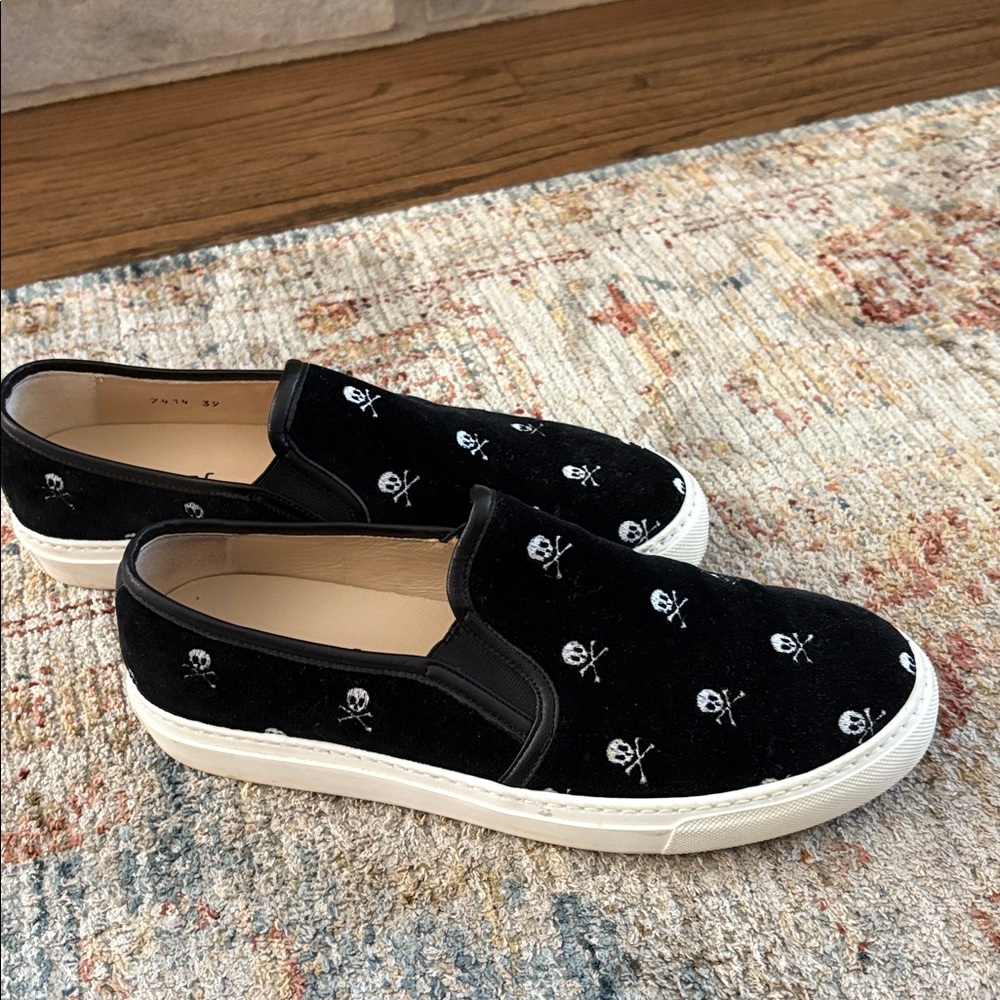 JON JOSEF VELVET skull embroidery slip on tennis shoe 8.5 39 Good condition - Picture 5 of 7